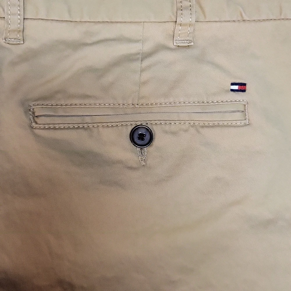 Tommy Hilfiger khaki pants - Picture 4 of 4